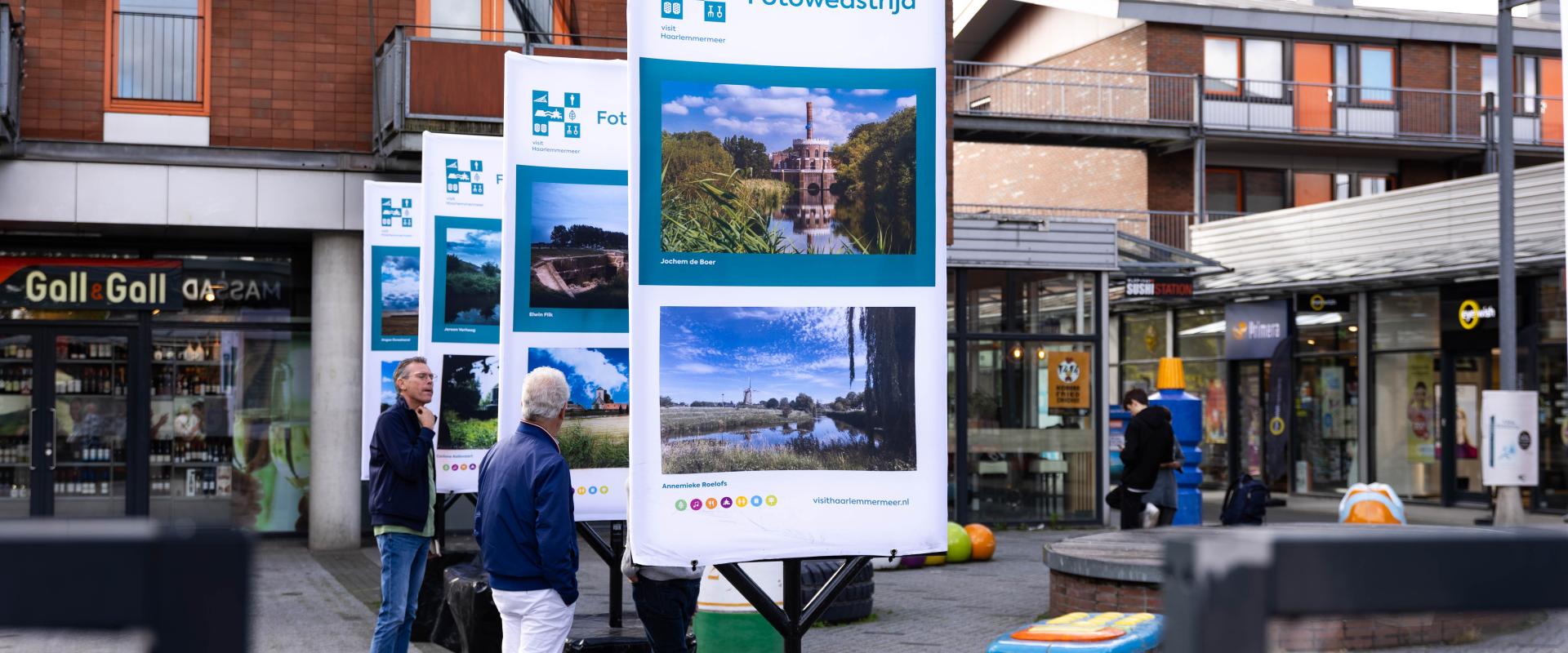 Fotoexpositie in Getsewoud Nieuw-Vennep