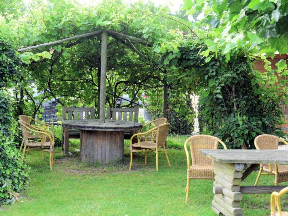 Terrace at van Reeuwijk Fruit and Flowers