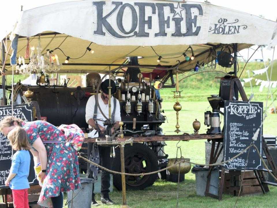 Koffietentje bij theaterfestival de Grazende Zwaan
