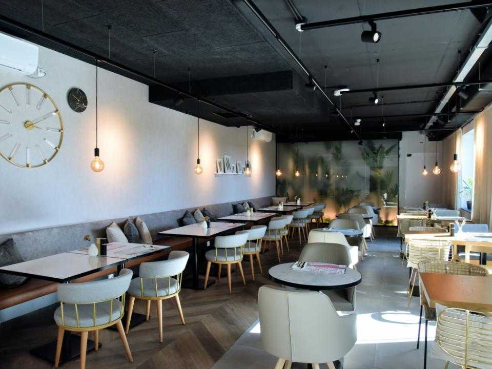 Interieur restaurant Ninety Nine hotel