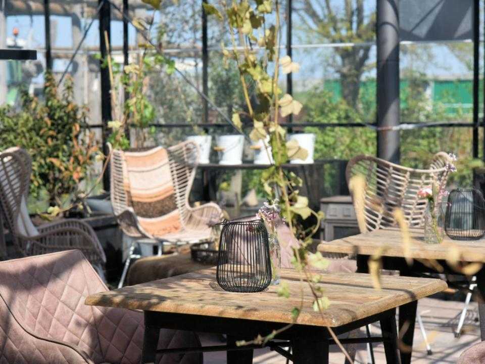 Cozy sitting area in the conservatory of Villa Vinotel