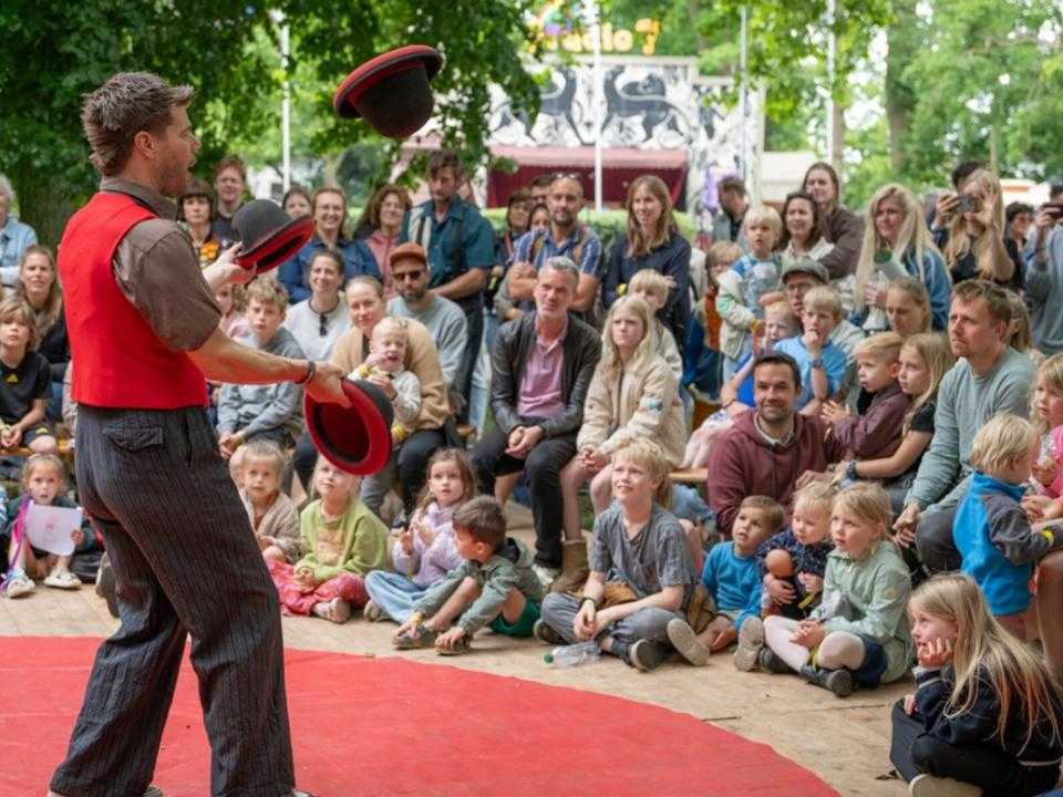 The Smallest Show on Earth van Rangpang Circus, foto door Keith Montgomery