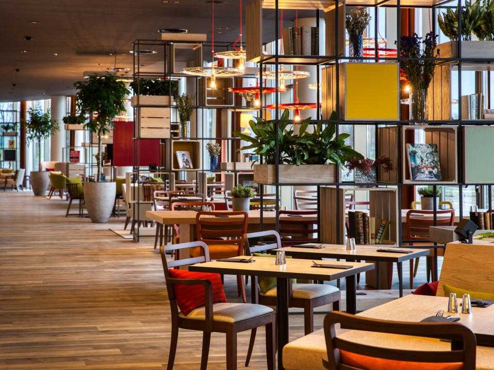 Interior restaurant IntercityHotel Amsterdam Airport