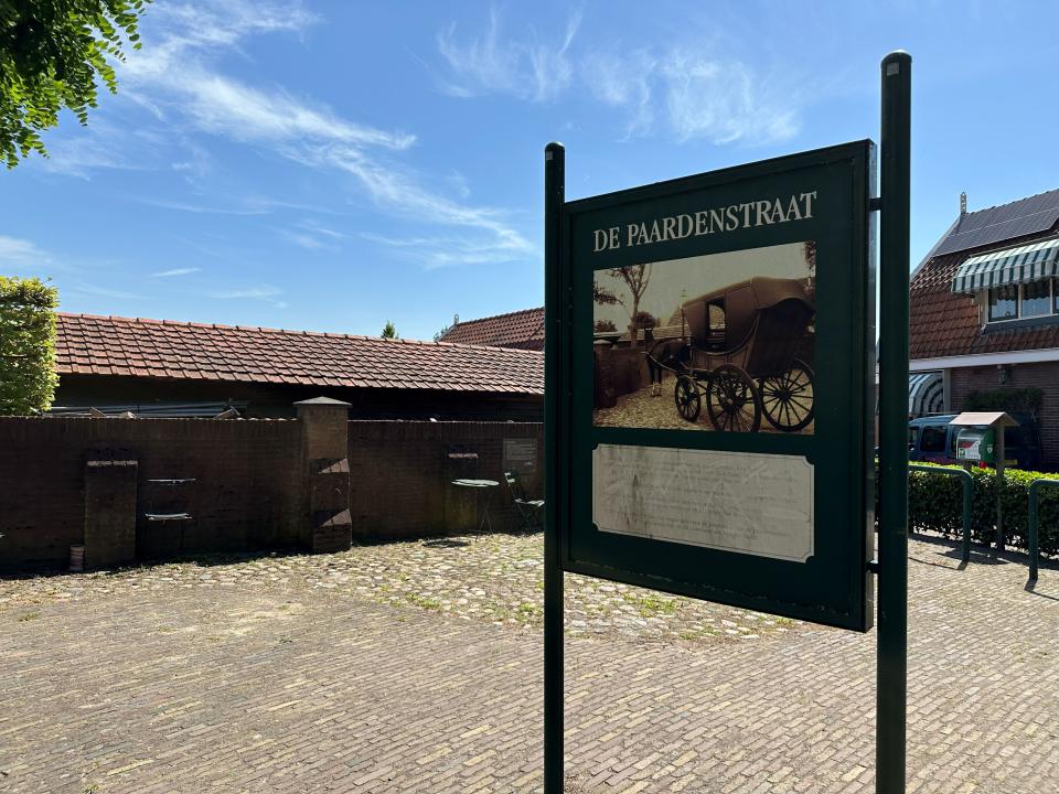 Bord over de Paardenstraat in Haarlemmerliede
