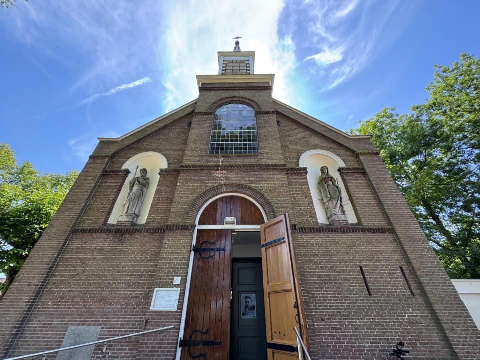 Vooraanzicht St Jacobus de Merderekerk