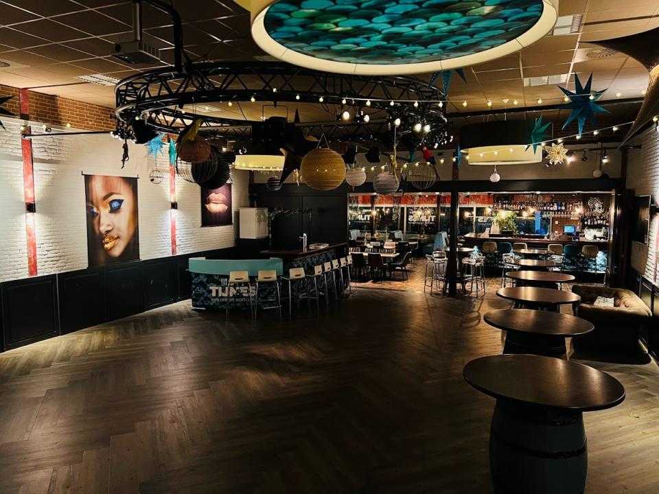 Partyzaal TIJNES
