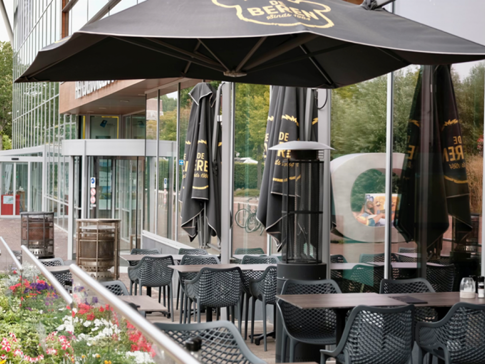 Terras bij Restaurant De Beren in Hoofddorp.