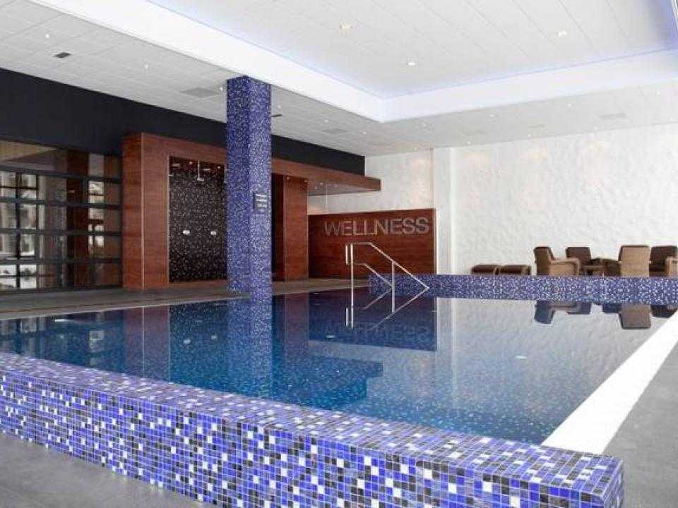 Zwembad van der Valk hotel