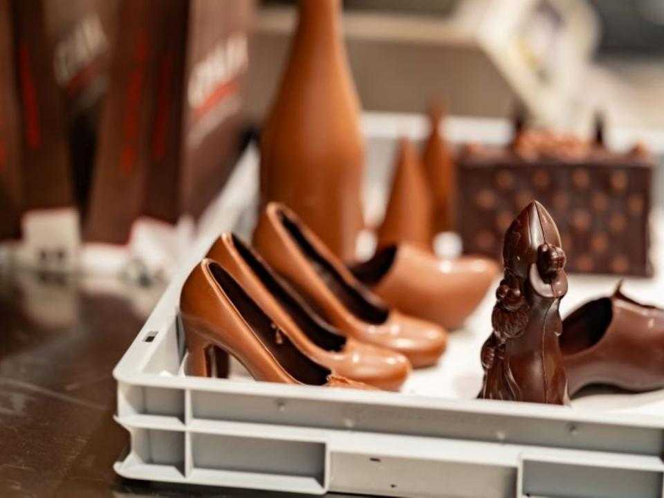 Chocolade hakken van Olala Chocola