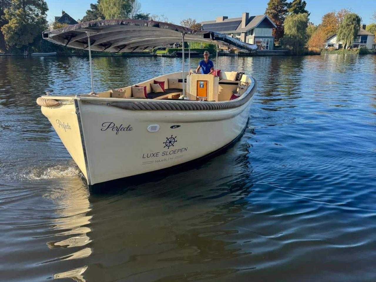 Sloep in het water