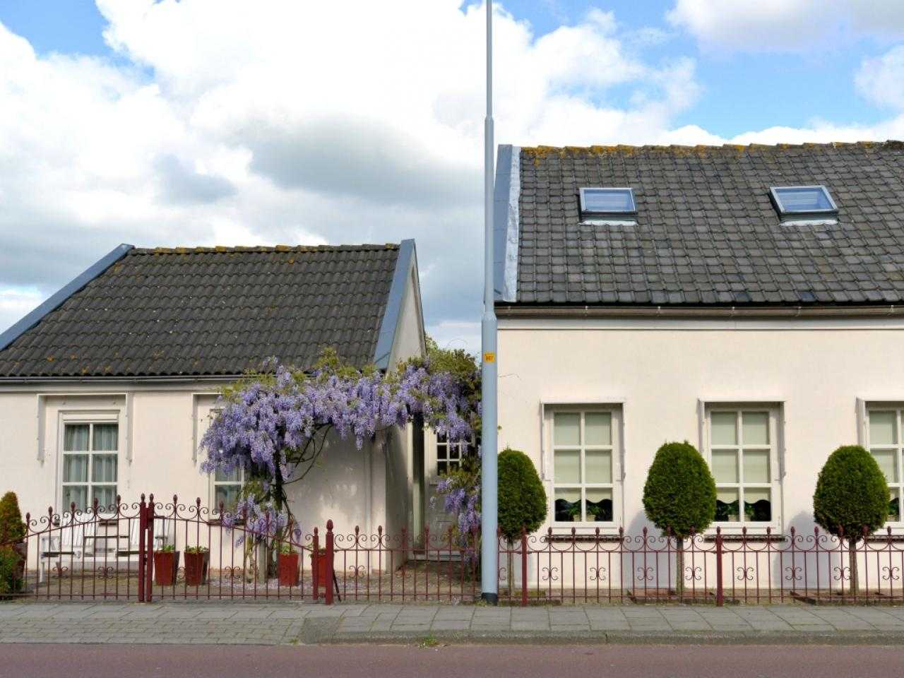 Pittoresk huisje in Nieuwbrug aan de Ringdijk. 