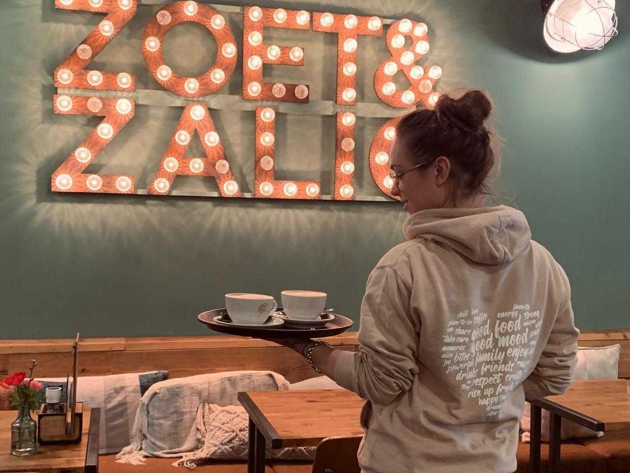 Café met bediening en koffie