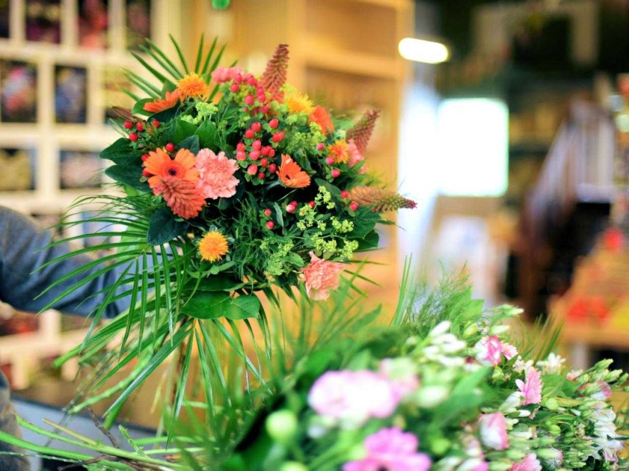 Een mooi boeket bij Rozen & Radijs bij Burgerveen.