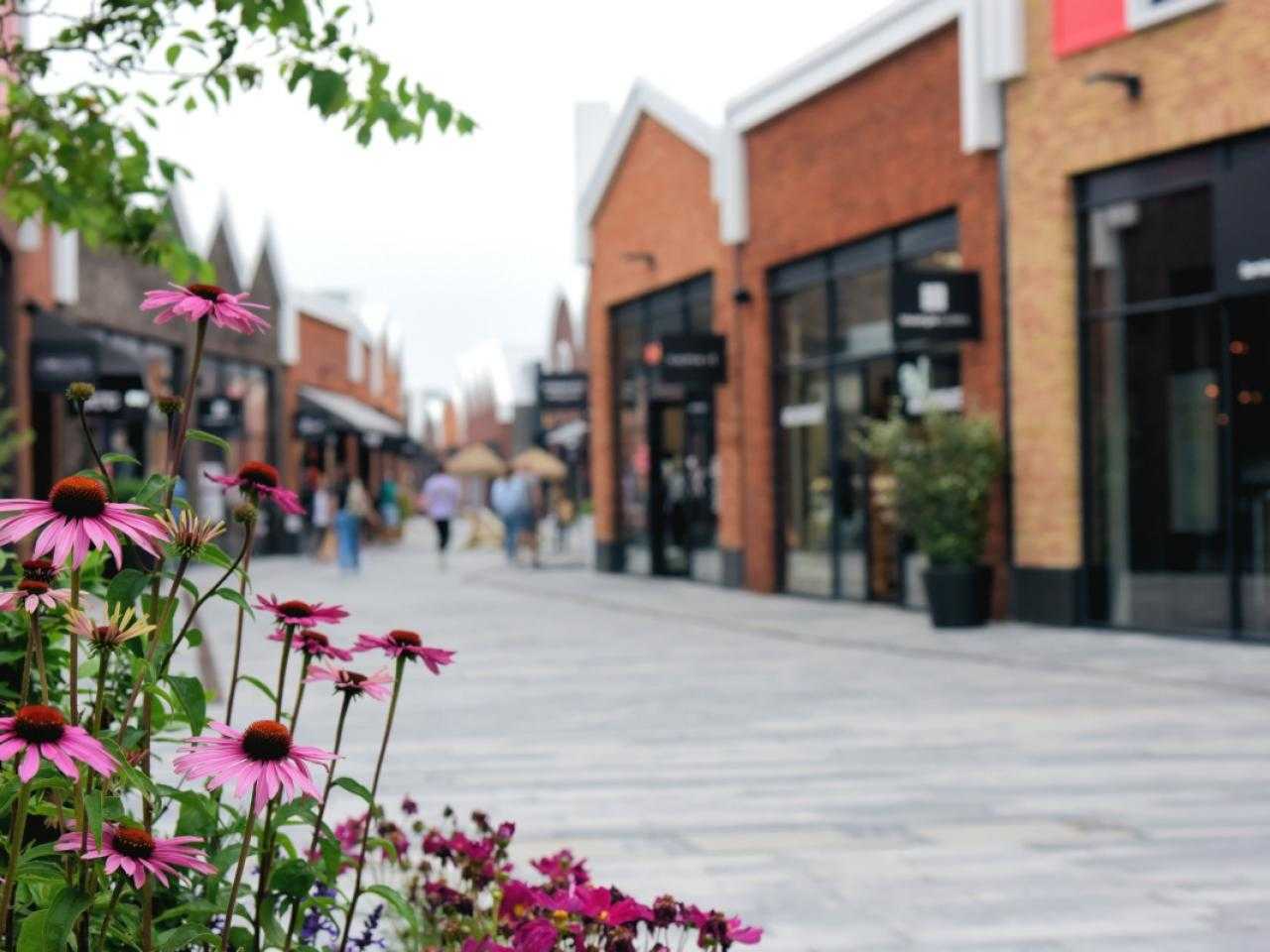 Shopping Outlet Halfweg