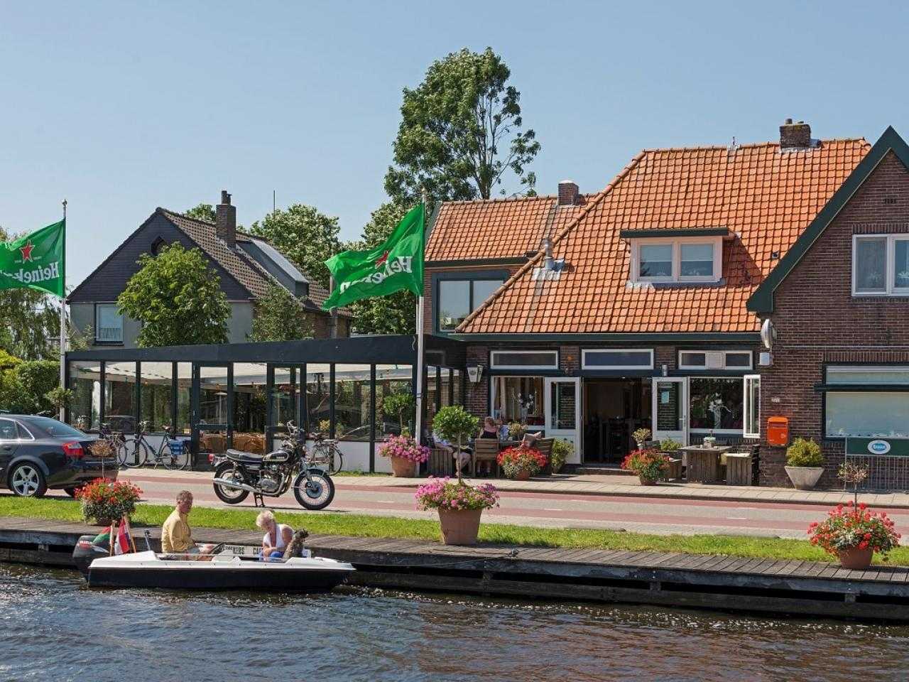 Café restaurant Wink in Oude Meer on the Schipholdijk.