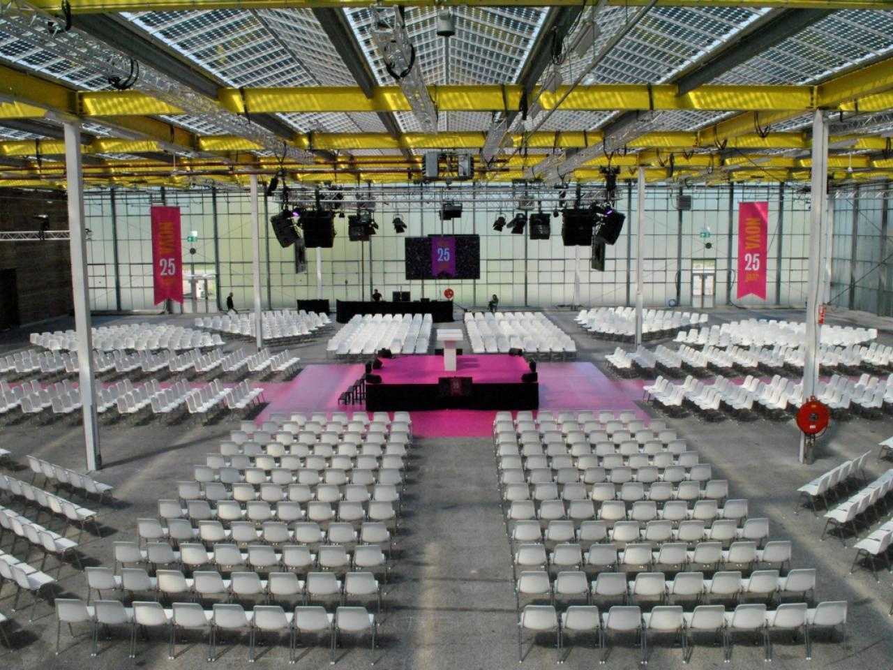 Conference setup inside Expo Haarlemmermeer