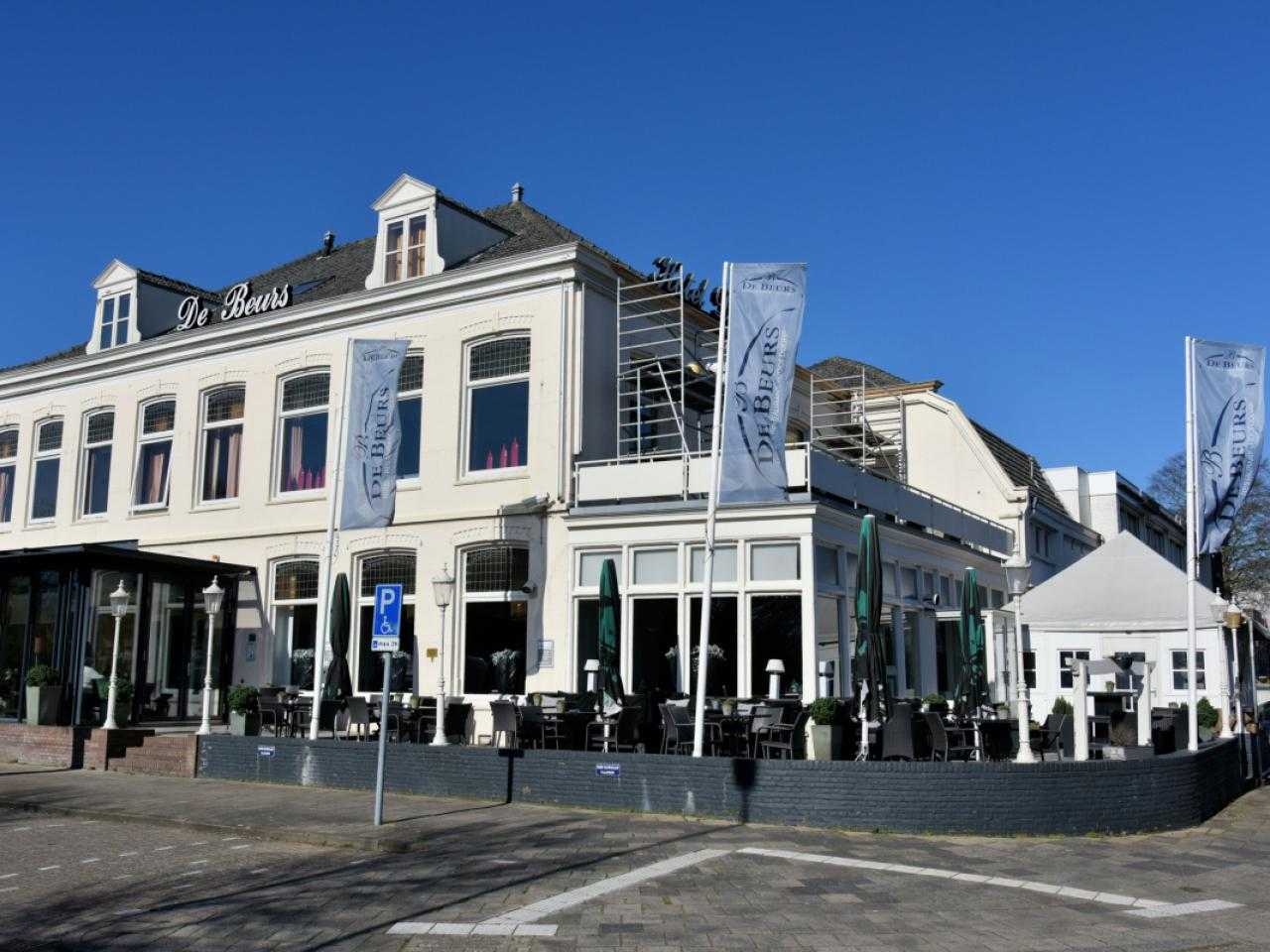 Aanzicht hotel restaurant De Beurs in Hoofddorp