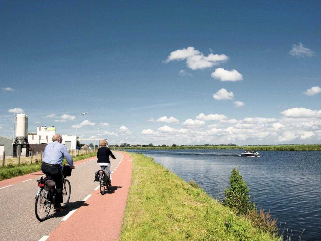 fietsers in Burgerveen