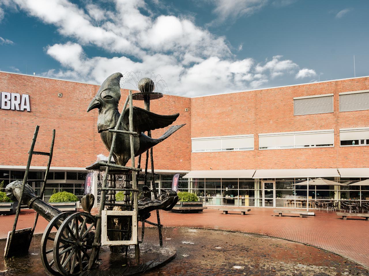 foto buitenkant Museum cobra