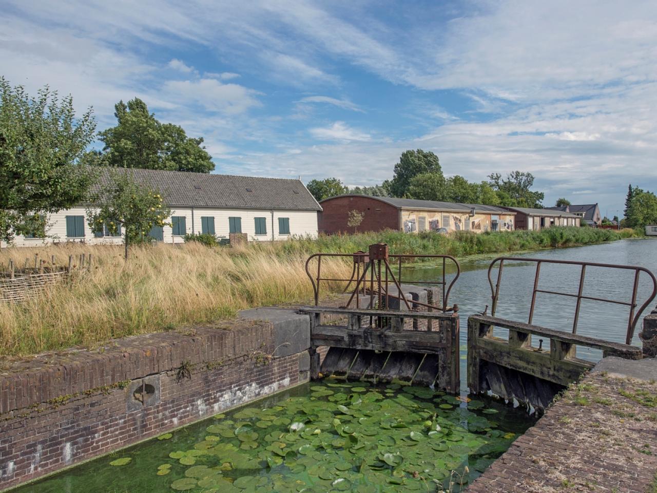 Dubbele schutsluis bij Fort bij Aalsmeer