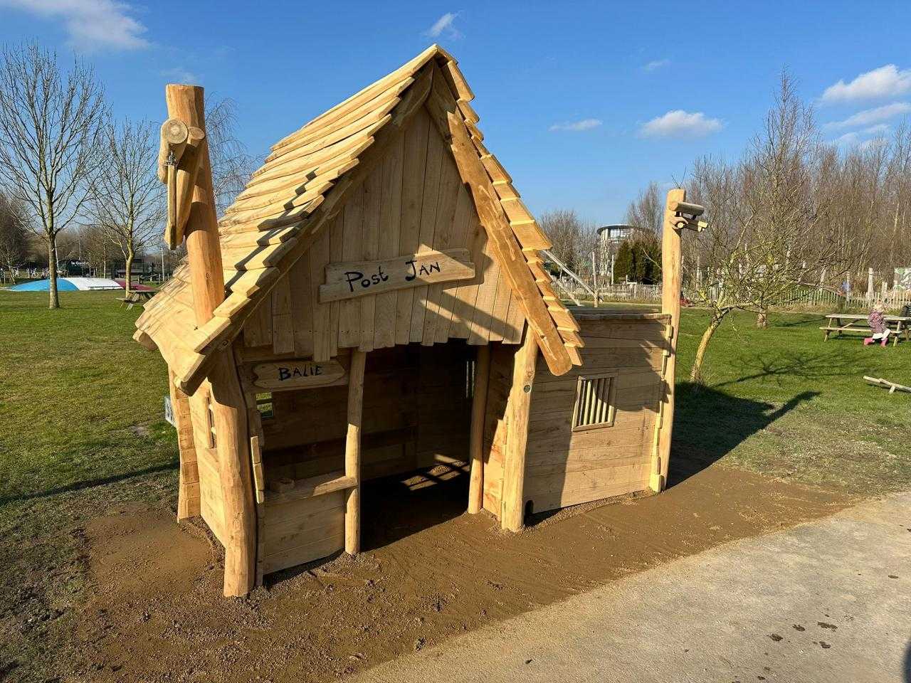 Hut op Jeugdland Nieuw-Vennep