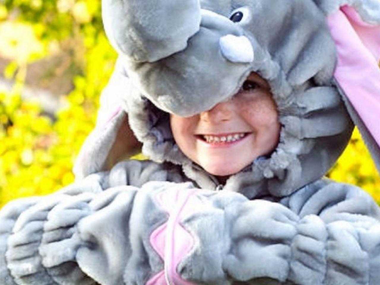 Kind verkleed als olifant