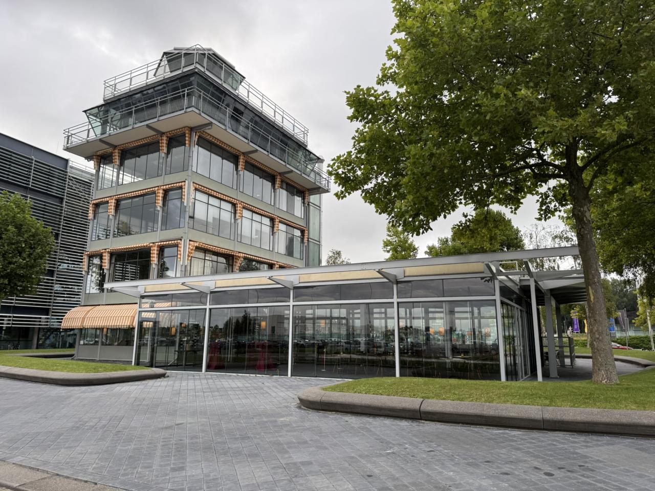 Oude verkeerstoren Schiphol Oost
