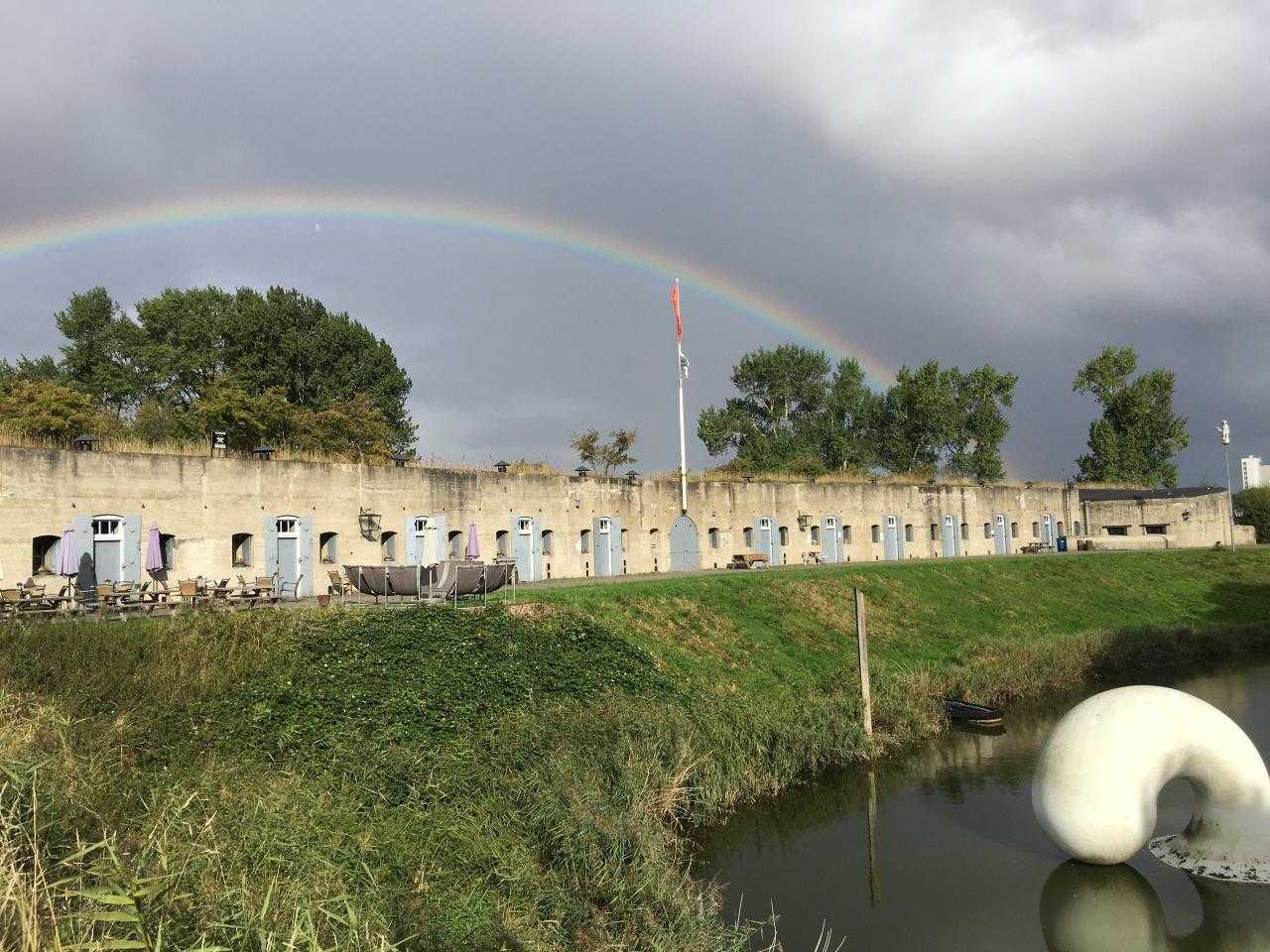 Regenboog bij Kunstfort Vijfhuizen