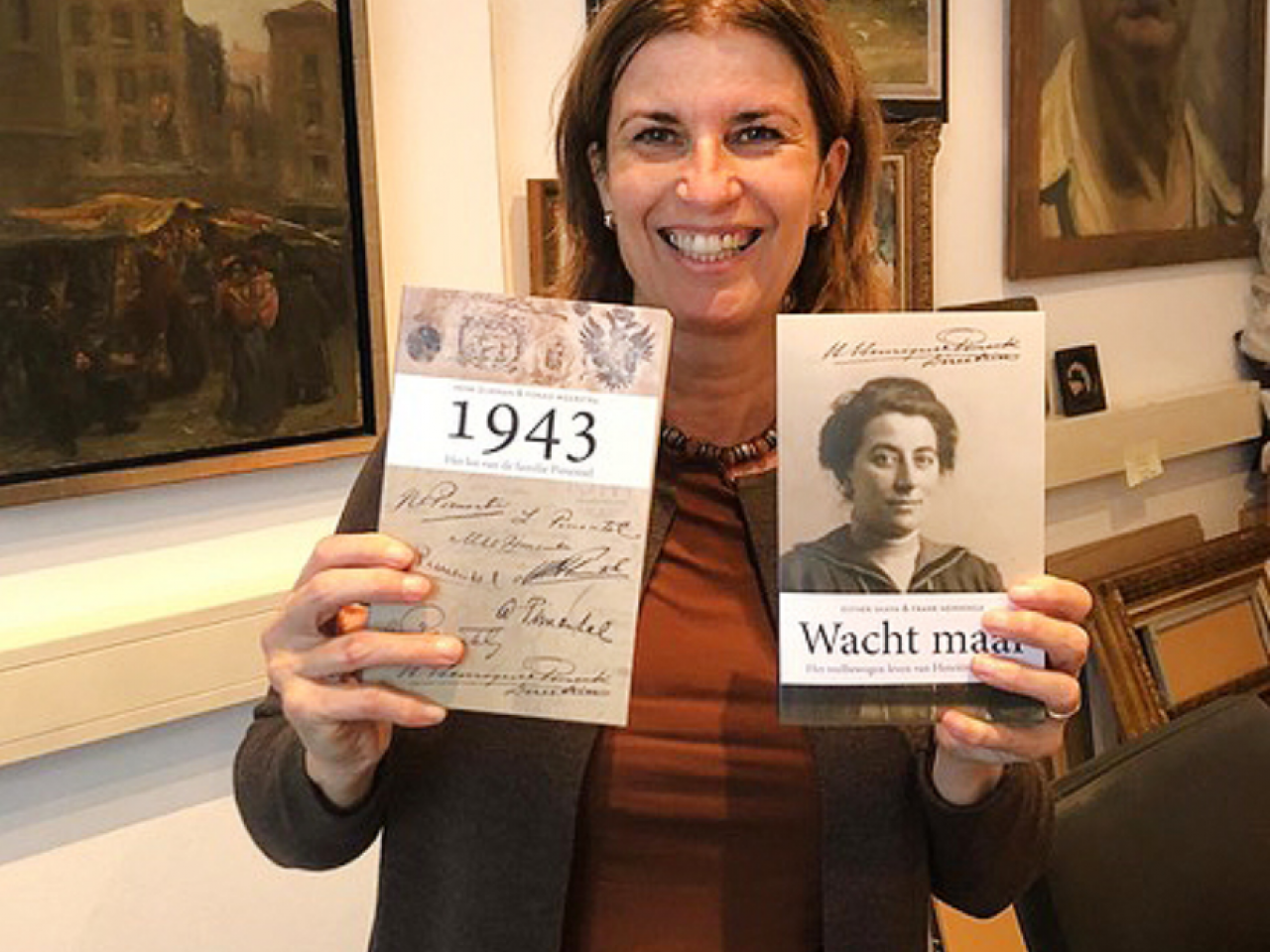 Vrouw met boeken vast
