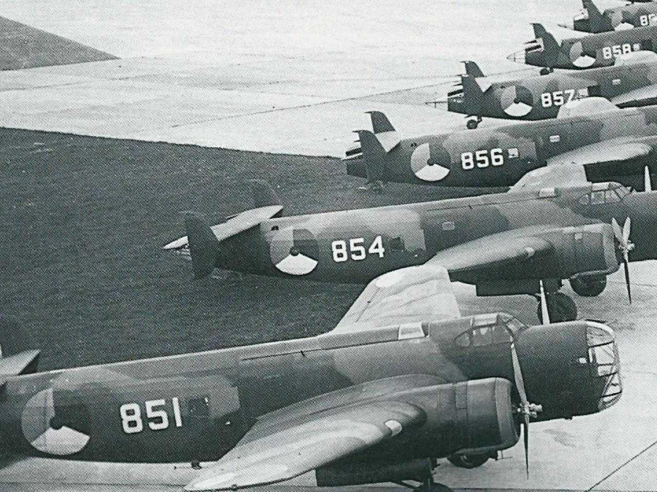 Fokker T-V bommenwerpers op Schiphol