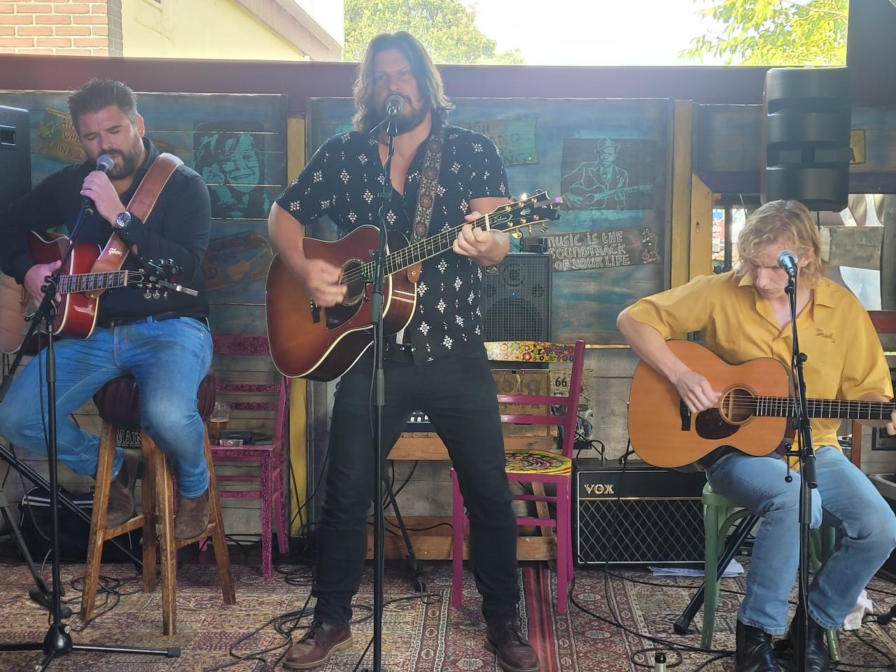 Lawrence Sander & Johan Acoustic