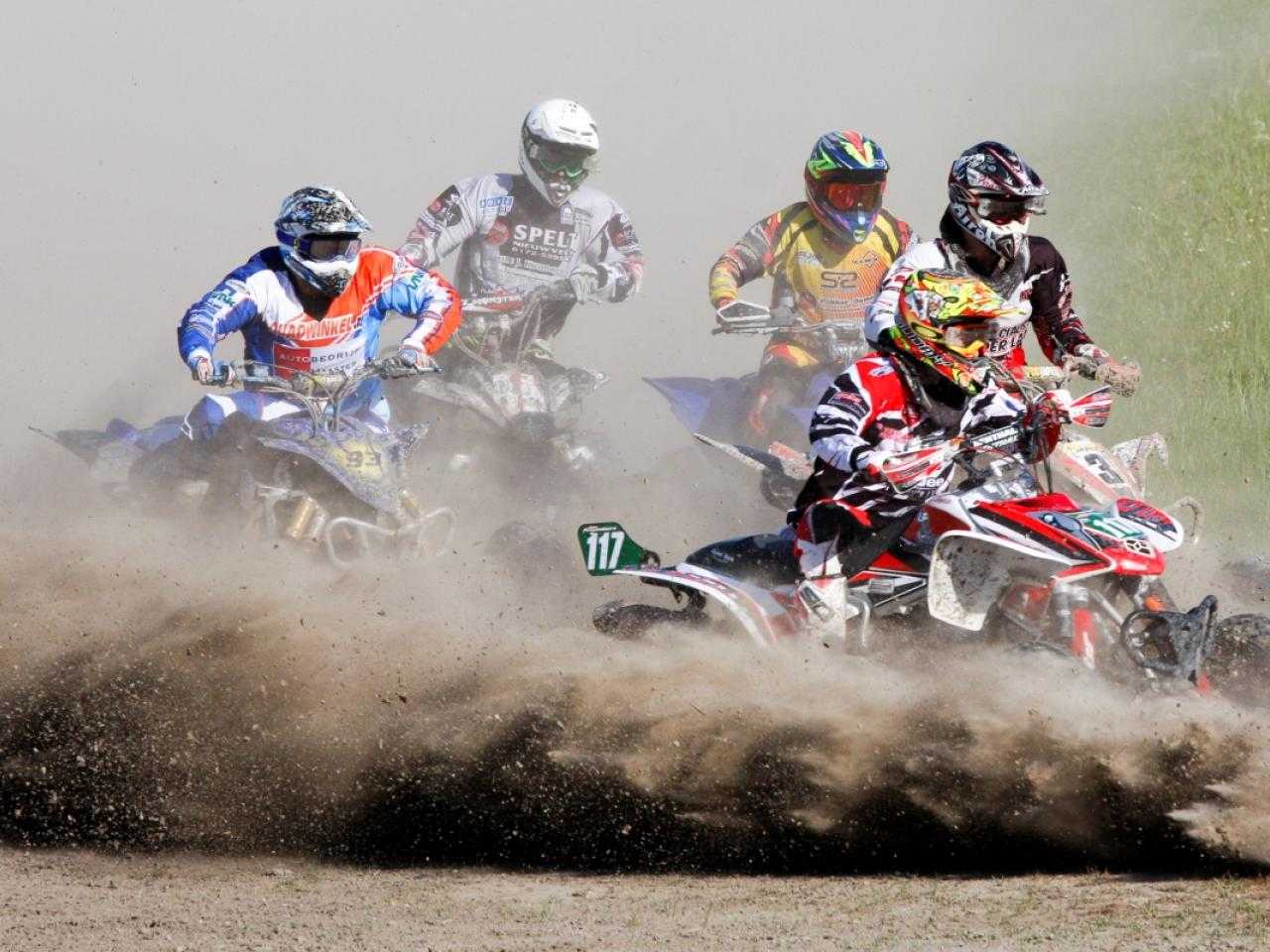 motorcrossers bij Motorcross Nieuw-Vennep
