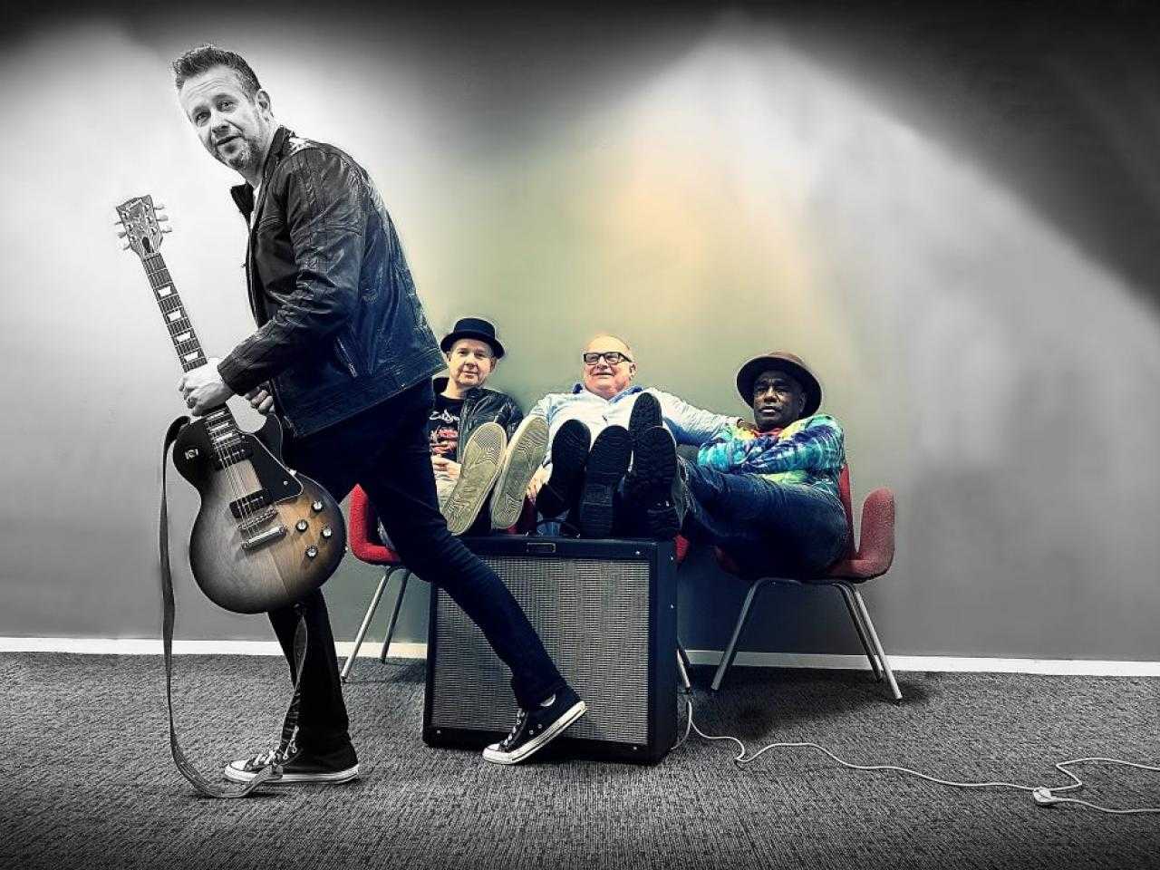 Groepsfoto van de band